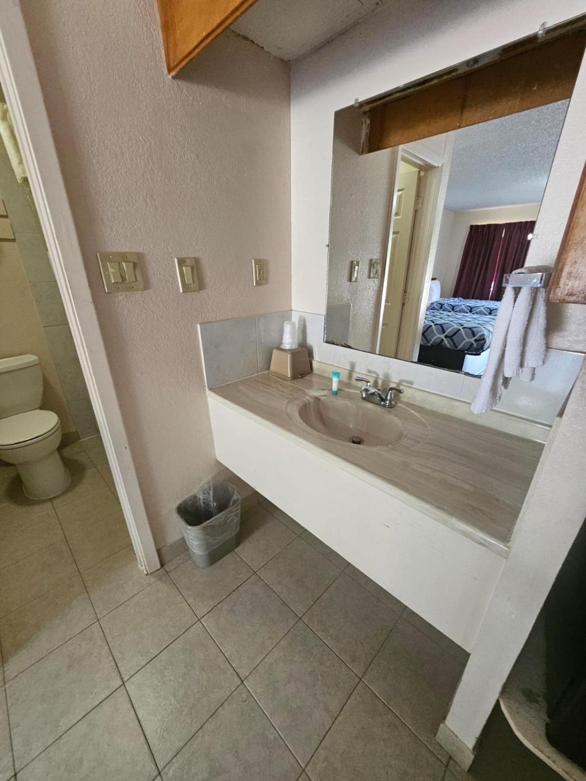 Regency Inn Jewett Bagian luar foto