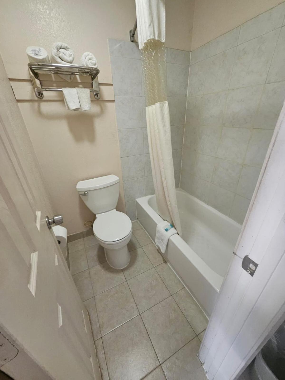 Regency Inn Jewett Bagian luar foto